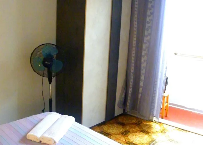 Casa de hóspedes Alessandro Carro 3*